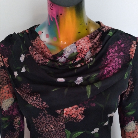 Dress - Picture 4 of 4